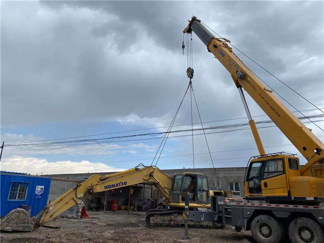 东台市25吨吊车的工作半径是多少？